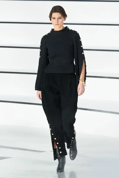 Look 50